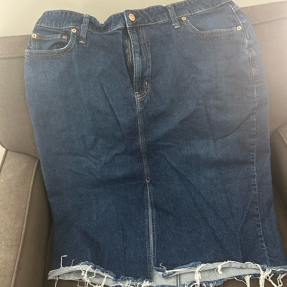 GAP Denim Frayed Hem Skirt